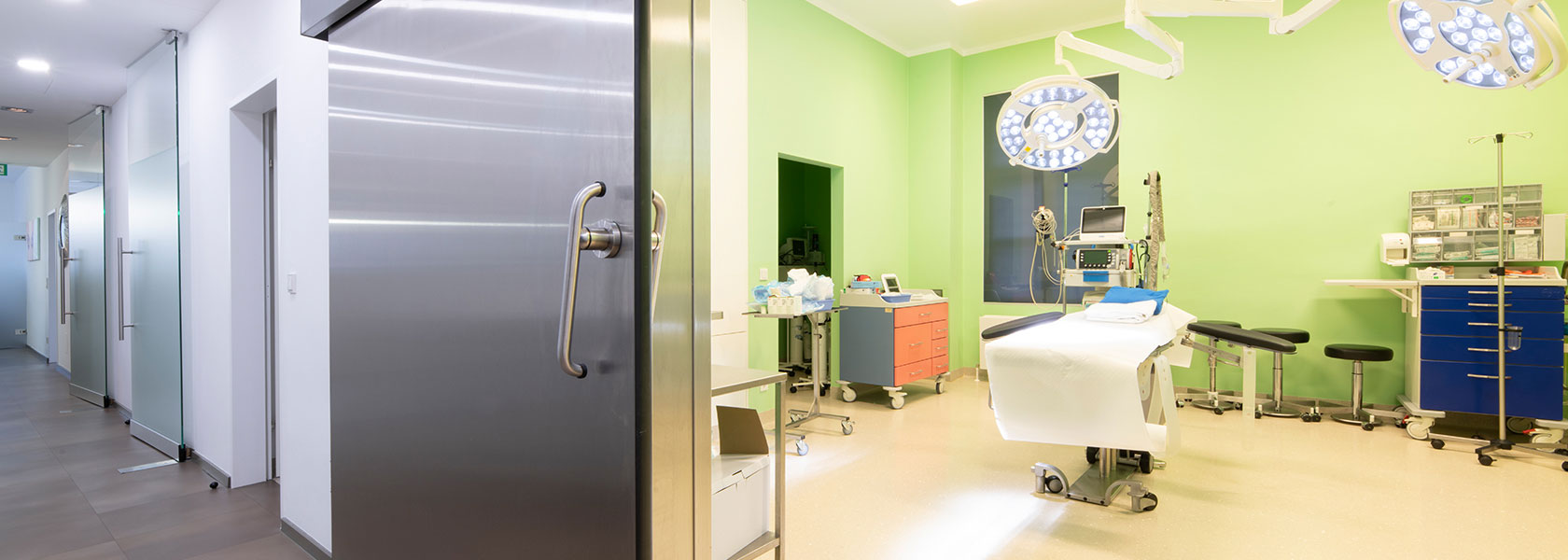 MED Zentrum 1 Schloss Puchenau, Operations-Saal, OP, Ambulantes Operationszentrum Linz, Puchenau. Ambulantes Ärztezentrum