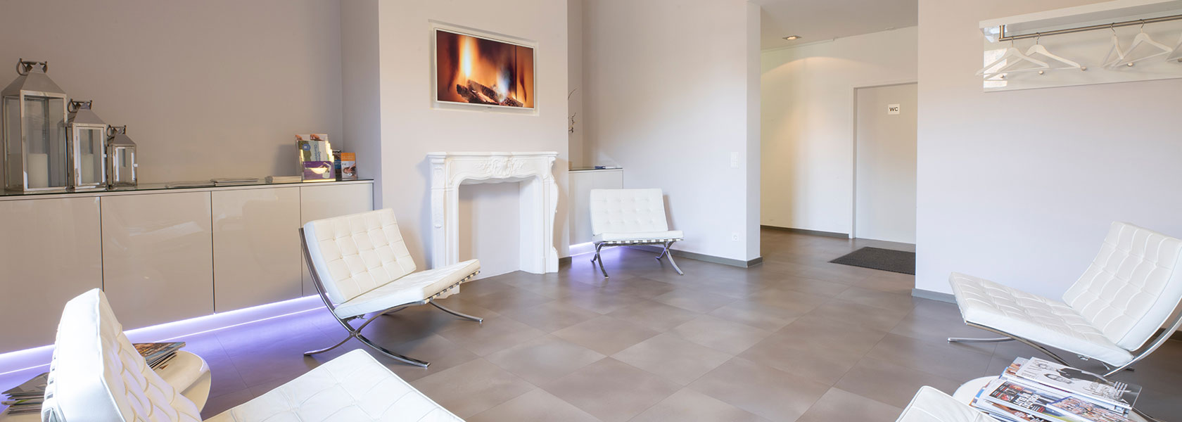 MED Zentrum 1 Schloss Puchenau, Wartebereich, Ambulantes Operationszentrum Linz, Puchenau. Ambulantes Ärztezentrum