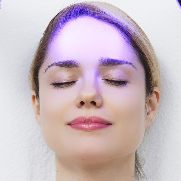 Akne Behandlung mit Lichttherapie in Linz Stadt. Lichttherapie Oberösterreich. Lichttherapie Linz. Effektiv Akne mit Licht Therapie behandeln im MED Zentrum 1. Akne Therapie mit Licht in Linz!