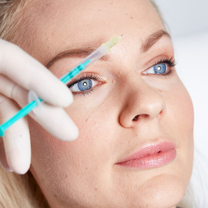 Botox Stirn Linz, Stirnfalten entfernen, Botox Behandlung an Stirn. Botox Stirnfalten, Stirnfalten Botox Linz, Botox gegen Stirnfalten. Botox Linz, Botox Stirn, Botox Behandlung Linz, Botox bei Stirn Falten